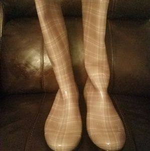 COPY - Ugg rainboots